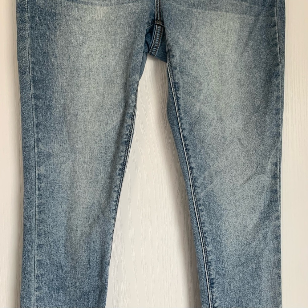 Embroidered Raw Hem Jeans - Picture 4 of 14
